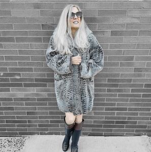 Vintage Pamela McCoy Gray textured Teddy fur Jacket
